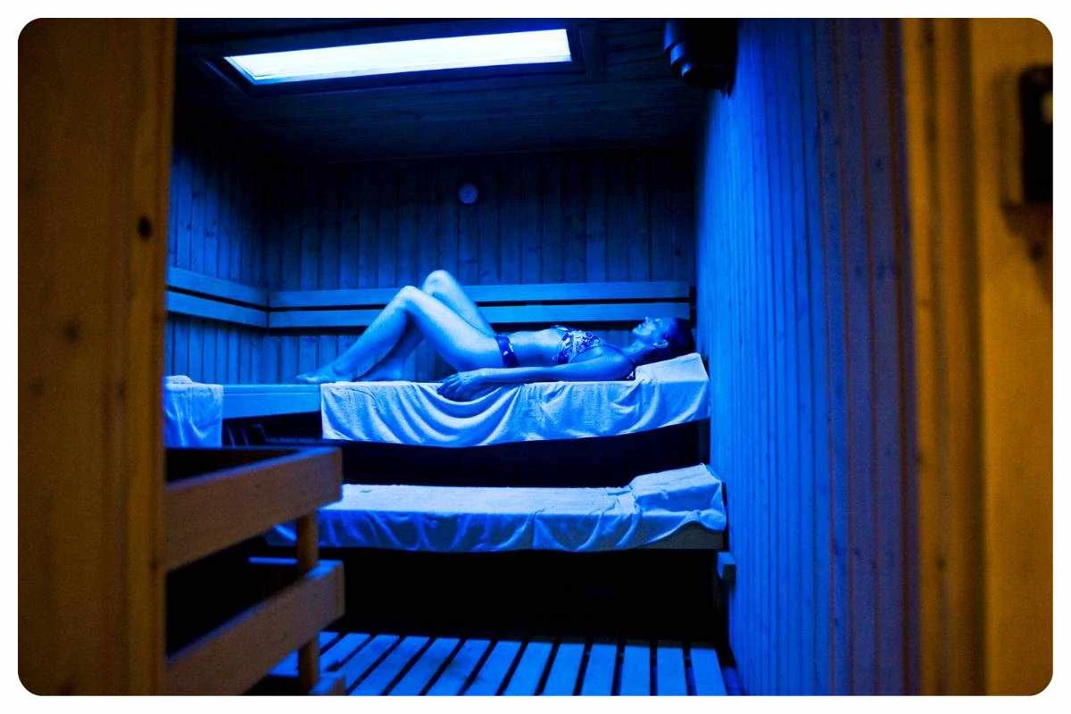 SZÍNTERÁPIA SZÍNTERÁPIA