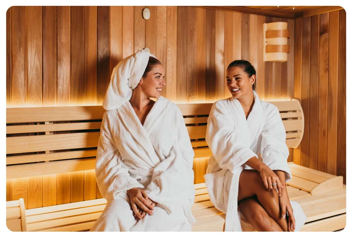 SZAUNA FÜRDŐKÖNTÖS